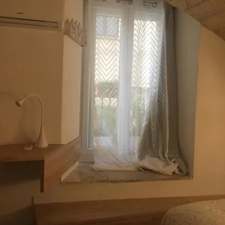 Flos * Бари